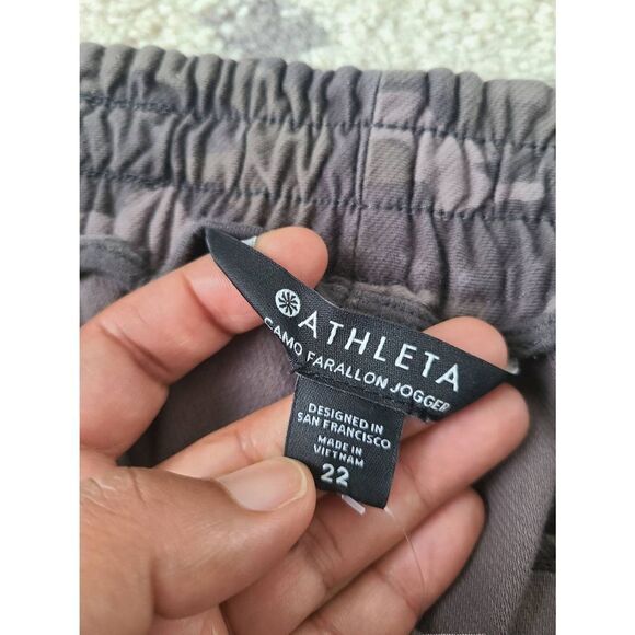 Athleta Camo Farallon Jogger Pants Womens Plus Size 22 Green Running Jogging Gym - Picture 5 of 9